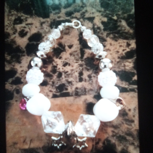 Bracelets - Picture 4 of 9